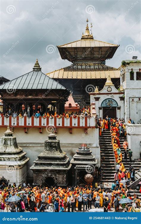 Large Number of Hindu Devotees at Pashupatinath Temple Editorial Stock ...