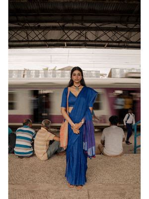 Buy Huts and Looms Blue Mul Modal Handloom Saree with Unstitched Blouse ...