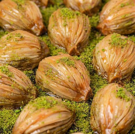 Pistachio Midye Baklava Sweets – THE BAKLAVA BOX