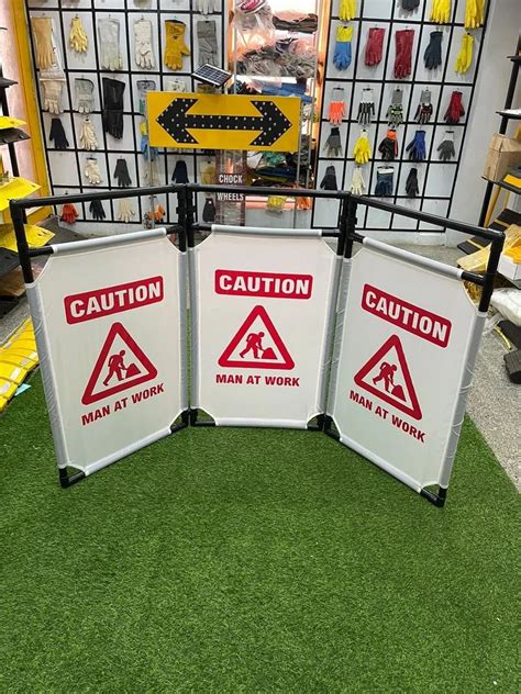Foldable & Expandable Barrier - 4 Piece Foldable Barrier Trader ...