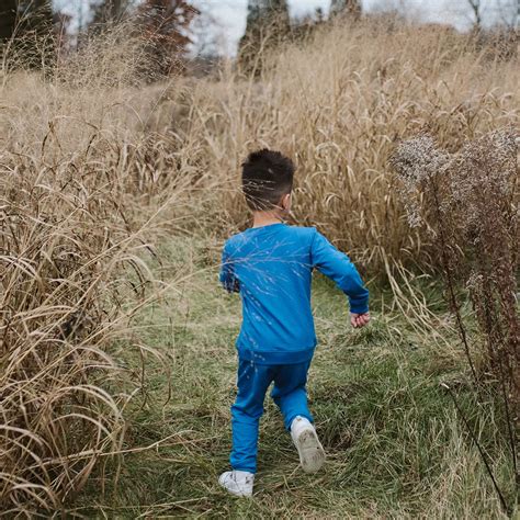 8 Reasons to Switch to Natural Fiber Clothing | Crann Organic