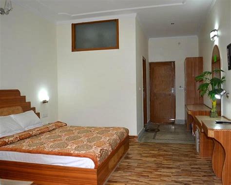 SHIVALIK VALLEY RESORTS (Sitapur) - Hotel Reviews, Photos, Rate ...