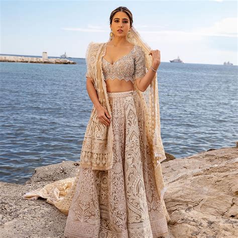 19 Mehendi Looks For Brides Under INR 8,000 To Try In 2024 | LBB