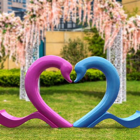 婚庆玻璃钢雕塑-飞马完工（组图）-网站公告_滨州宏景雕塑有限公司