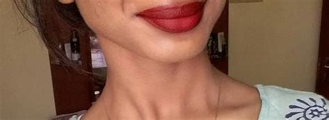 Buy Lakme 9 to 5 Weightless Mousse Lip & Cheek Color, Burgundy Lush, 9 ...