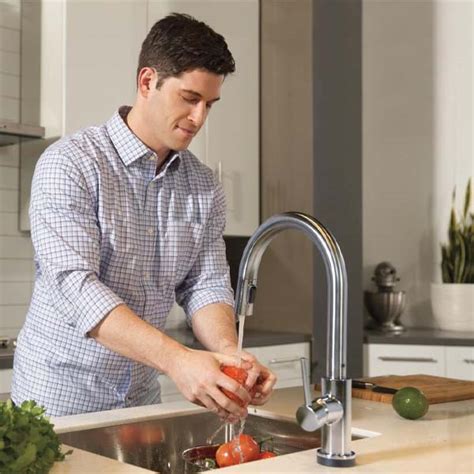 Trinsic Single Handle Pull-Down Kitchen Faucet | Delta Faucet Kitchen ...