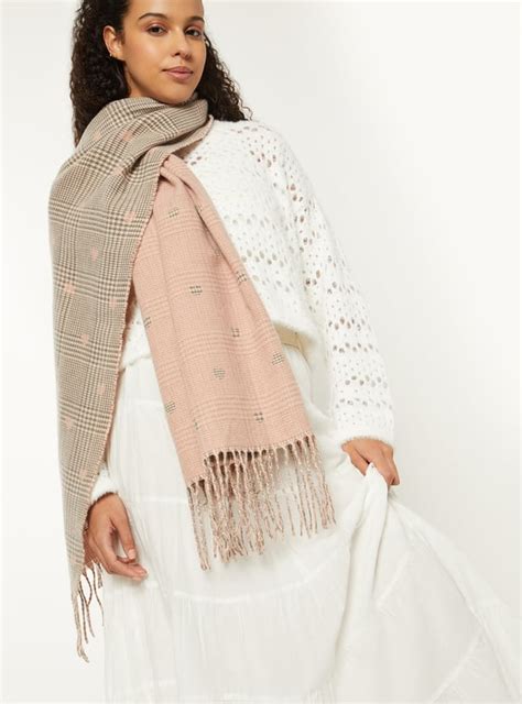 Buy Women Knit Muffler Online at just Rs. 799.0 - 1000016047959 | Max ...