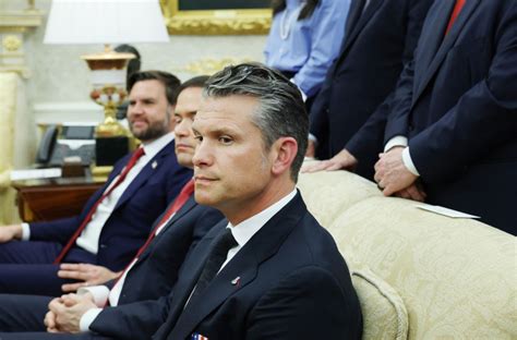 Portparol Pentagona pobesneo zbog pitanja oko kravate; "Tvoja mama je ...