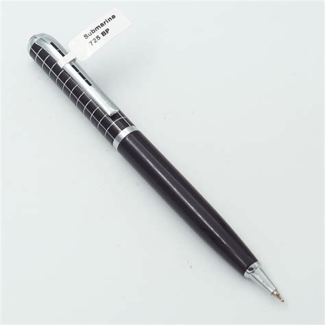 Submarine 725 Black Color Body With Black And Silver Line Checked Cap ...