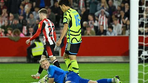 EFL Cup: Mikel Arteta hails 'exceptional' Aaron Ramsdale after Arsenal ...