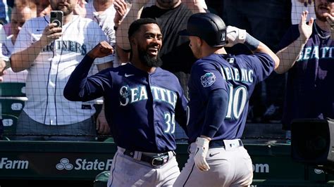 Mariners' Jarred Kelenic launches mammoth home run, second-longest of ...