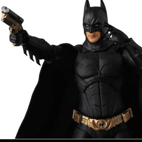 Jual Mafex Batman Begin Christian Bale Suit No 049 KWS Action Figure ...