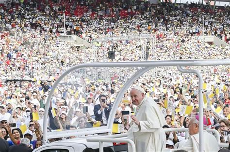 Pope Francis holds open-air Mass in Bahrain | ABS-CBN