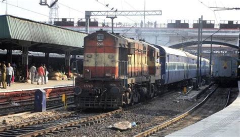 25 trains to be equipped with CCTV cameras | India News | Zee News