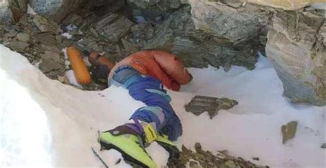 珠峰上最著名的尸体，原地躺了24年，为何无人帮助掩埋？__财经头条