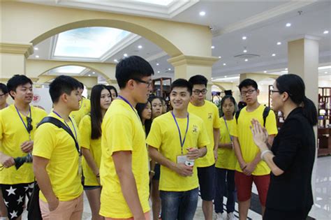 温籍华裔青年走访家乡企业 探寻创业奥秘 - 温州网络电视