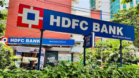 Banks report dent in treasury income on RBI's forex measures