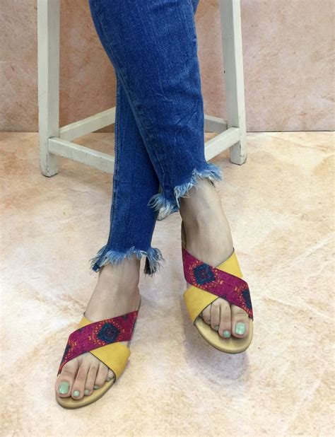 Get Two-Tone Printed Strap Slides at ₹ 1600 | LBB Shop