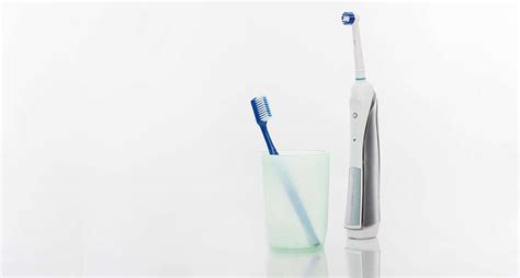 Spazzolino elettrico o manuale? Guida della Clinica Dentale