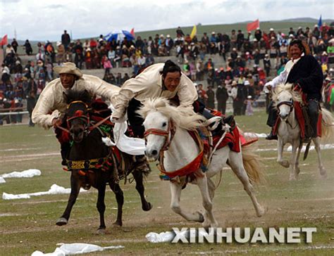 西藏那曲恰青赛马节开幕 _光明网