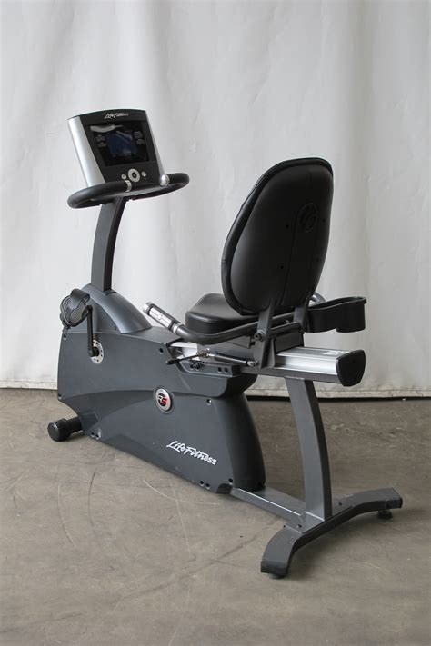 Life Fitness R3 Recumbent Bike
