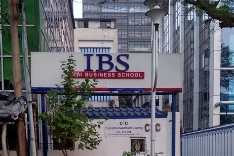 IBS Kolkata Faculty Profile - CollegeBatch.com