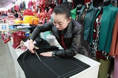 沙雅县：小小裁缝店，托起古丽们的创业致富梦_阿曼