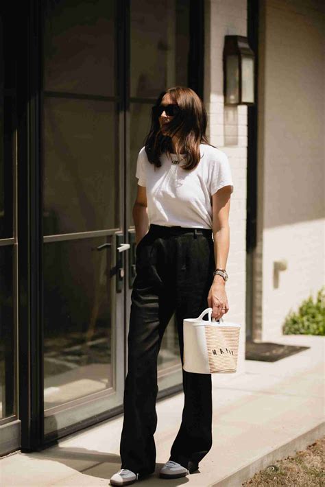 Black Trousers are Must-haves in Any Minimal Outfits