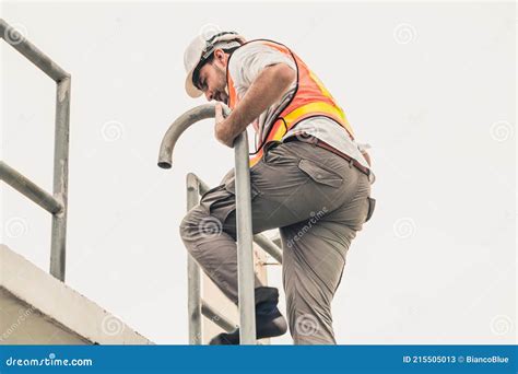 Climb Ladder 的图像结果