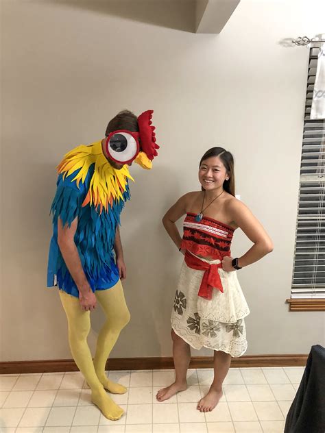 Moana and Hei Hei Couples Costume | Cute halloween costumes, Couples ...