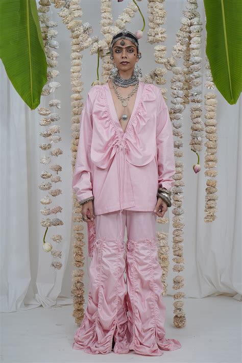 Gathered yoke dupatta jacket, draw stringed panelled sharara – Saim