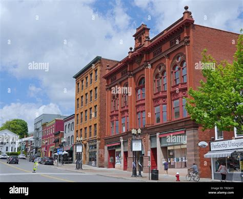 Vintage storefronts new york hi-res stock photography and images - Alamy