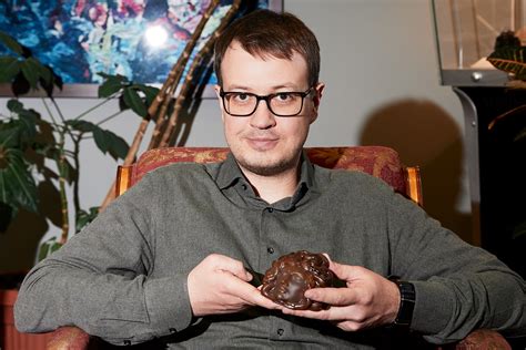 Арт-дилер Денис Арцинович: Продолжать паразитировать на имени Фаберже ...