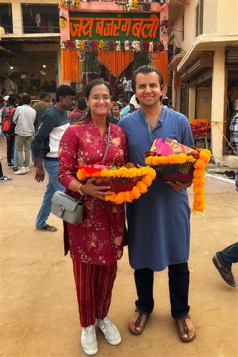 Bhavish Aggarwal, wife attend Ayodhya Deepotsav, Harsh Goenka on IND vs ...