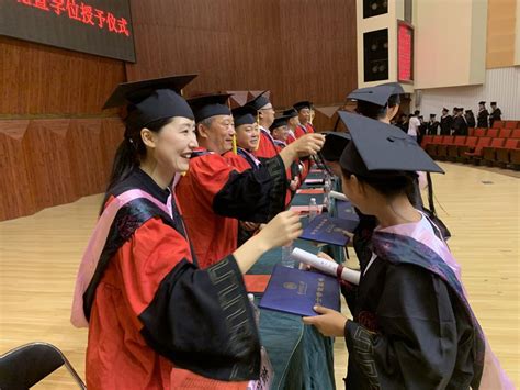 体育学院举行2020届毕业典礼暨学位授予仪式-贵州师范大学新闻网