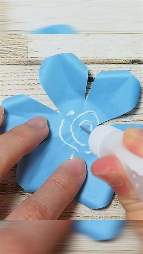 Origami Using Post Stick Notes Flower 的图像结果