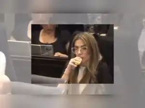 colombian woman lawmaker: Colombian woman lawmaker caught vaping in ...