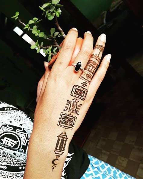 100+ Exquisite Back Hand Mehndi Designs for Your Wedding