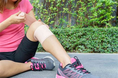 How To Wrap A Knee With Pre Wrap at Magda Salas blog