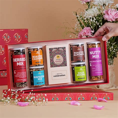 Omay Foods Divine Treats Gift Box I Gift Hamper I Snacks, Thandai I ...