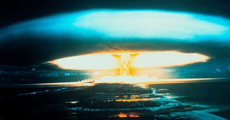 Mini Nuke Exploding 的图像结果