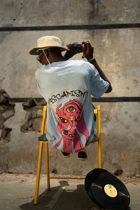 Escapism - Oversized T-Shirt – Retro Future