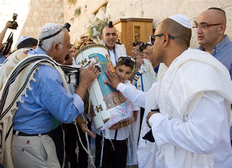 Bar and bat mitzvah | Judaism, Ceremony, Age, History, & Meaning ...