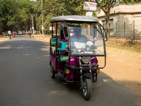 E-rickshaws laid siege to Delhi in 7 years - E-rickshaws storm Delhi ...