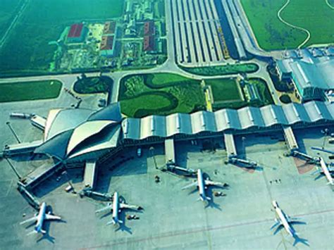 Chengdu's Shuangliu airport - Building airports: China to invest $80 ...