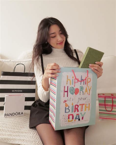 Jenny 제니 | Happy Friday! My new vlog is up on YT 🤍 Hope you enjoy! 🫶🏼 해피 주말! YT 브이로그가 업로드되었어요 ...