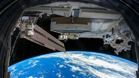 Bing Wallpaper Space 的图像结果