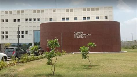 NITI Aayog Report Hails Gujarat Biotechnology University as Model for ...