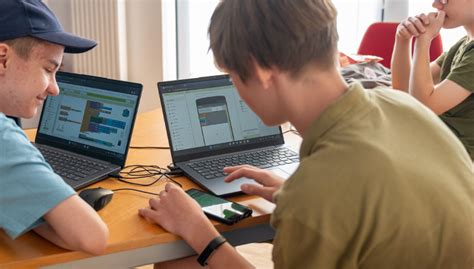 Monty Python Camp Square Bashing 的图像结果