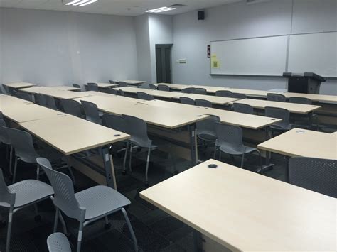 香港大学的图书馆或教室环境如何？是否适合上自习？ - 知乎